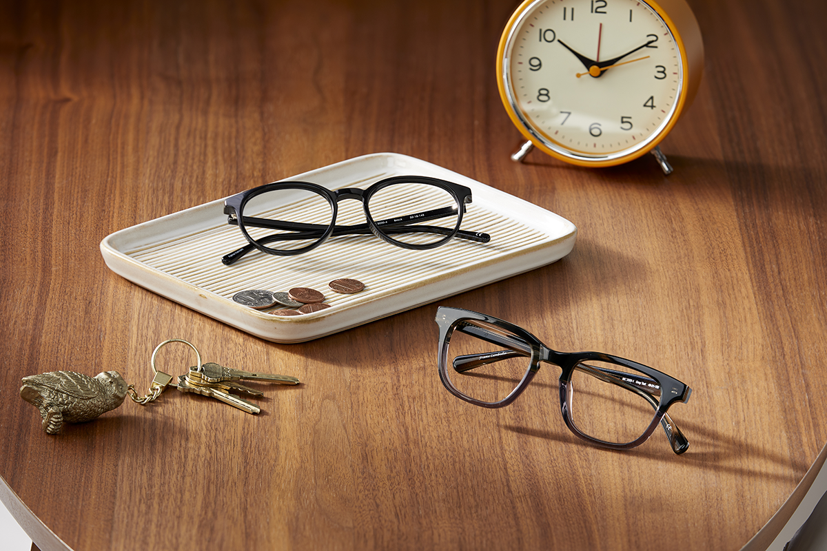 America's Best men's frames come in many colors and styles.